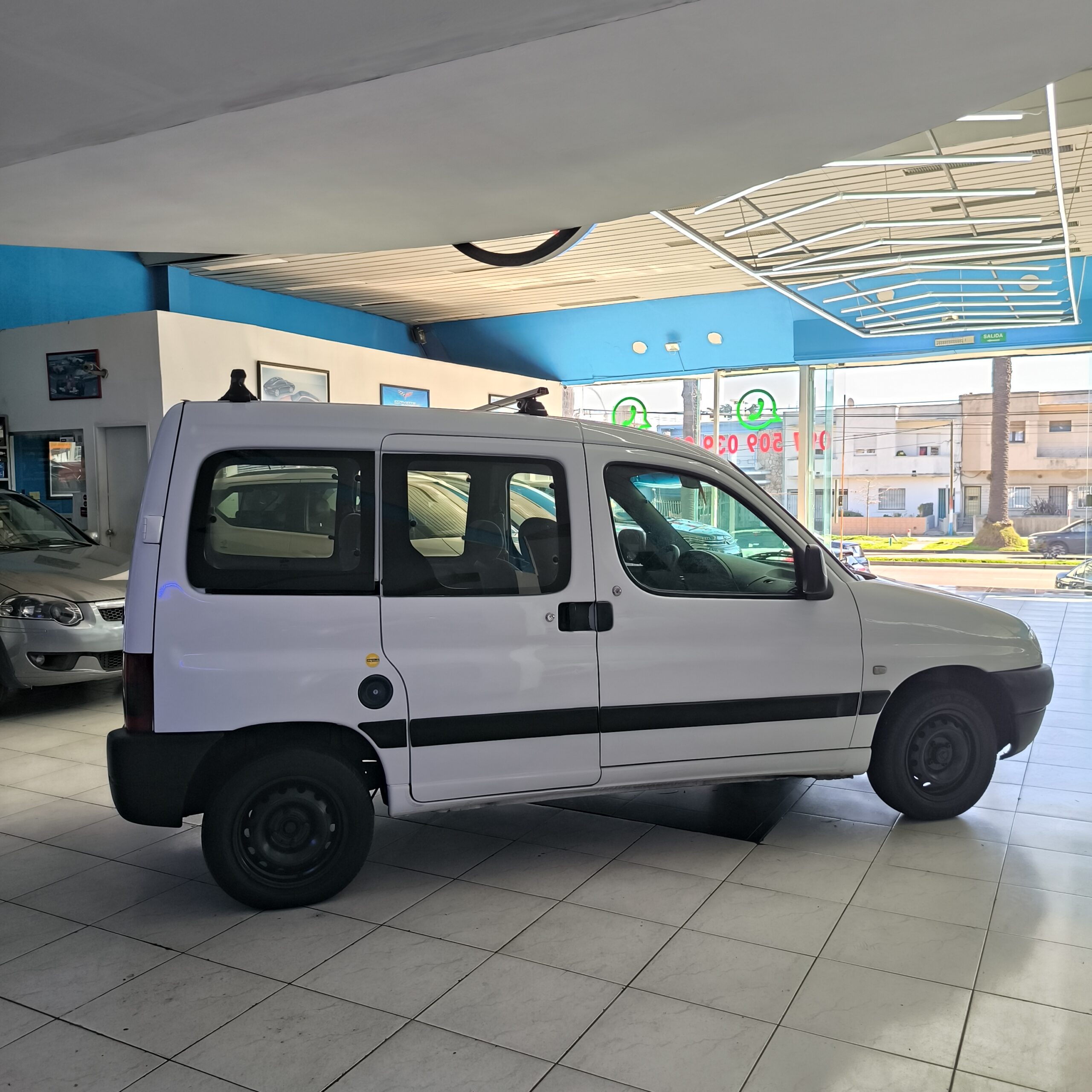 
								Citroen Berlingo full									