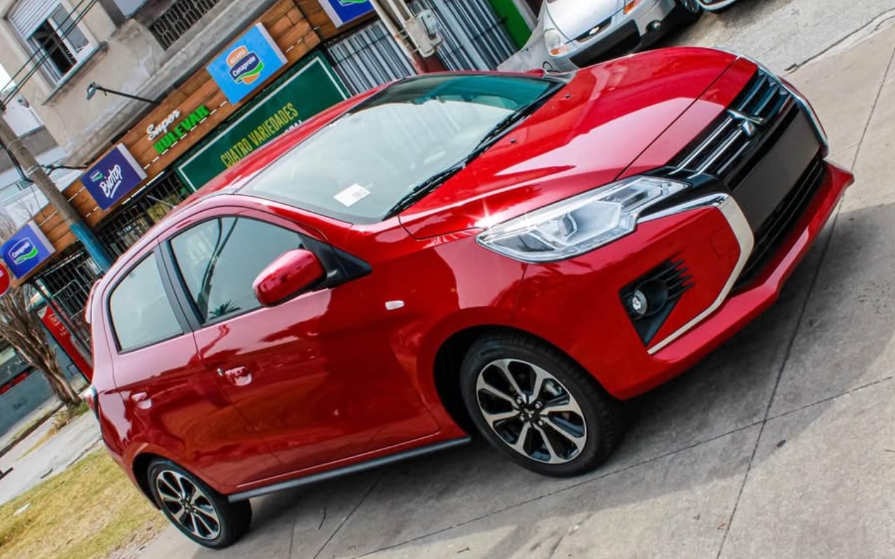 
								Mitsubishi Mirage full									