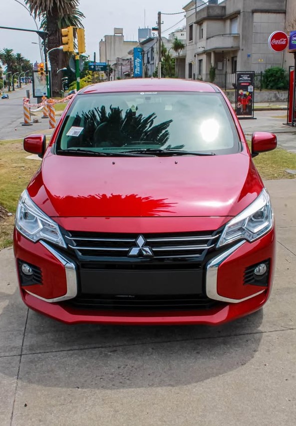 
								Mitsubishi Mirage full									