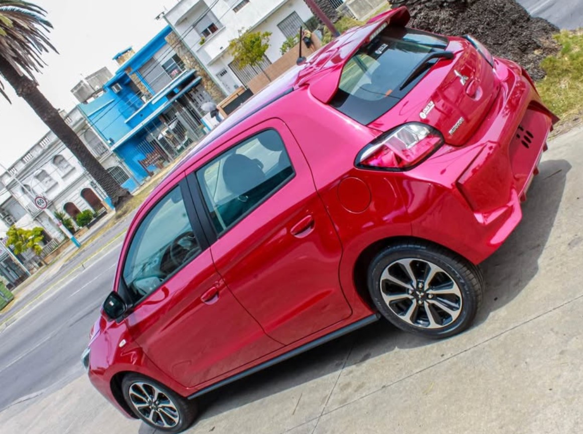 
								Mitsubishi Mirage full									