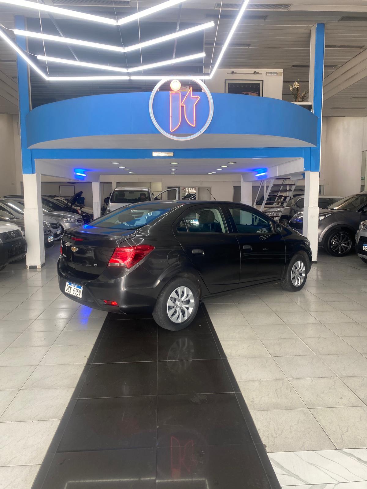 
								Chevrolet Prisma LT full									