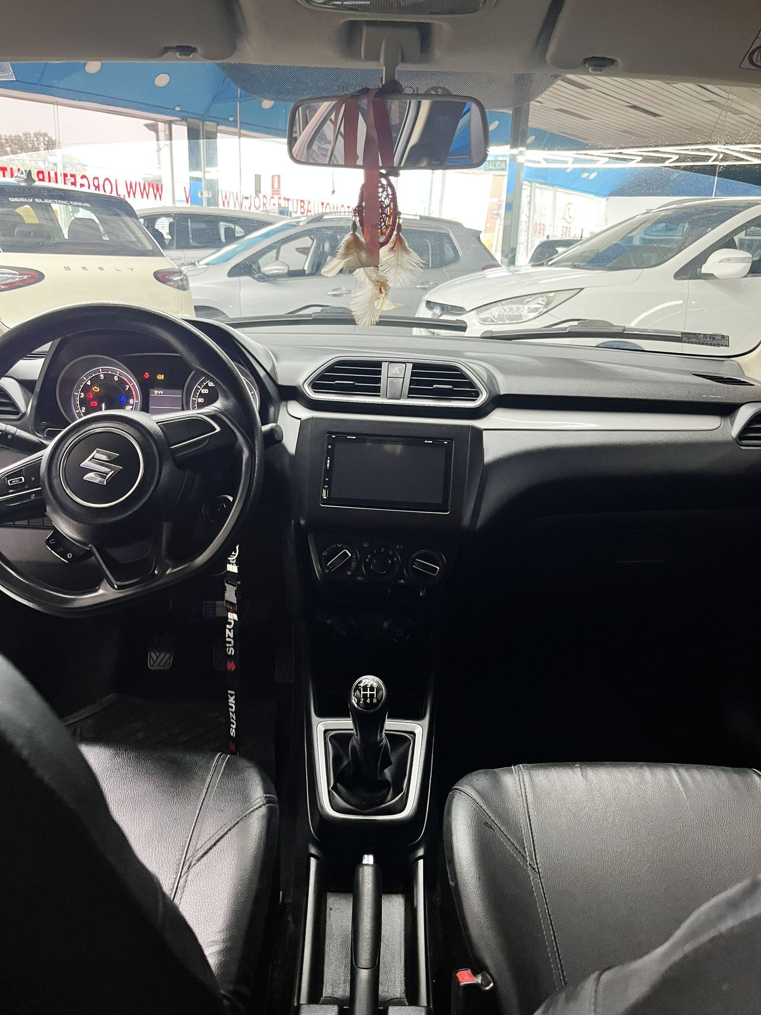 
								Suzuki Dzire full									