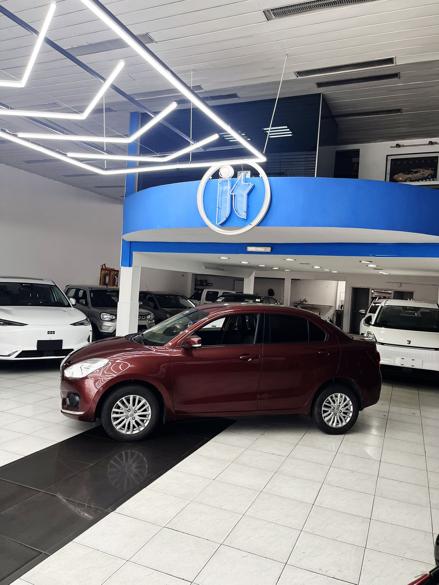 
								Suzuki Dzire full									
