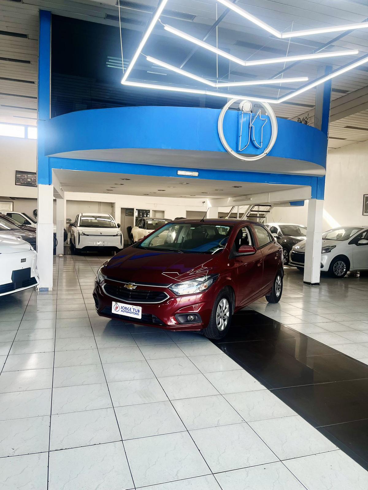 
								Chevrolet onix LT full									