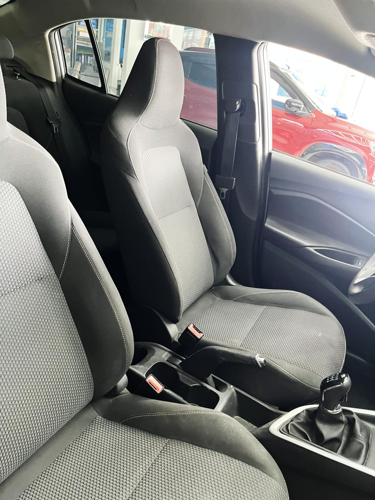 
								Chevrolet onix Lt full									
