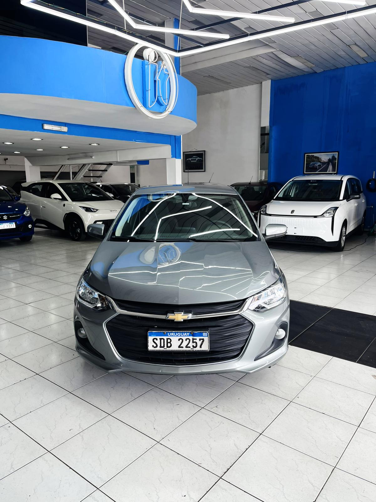
								Chevrolet onix Lt full									