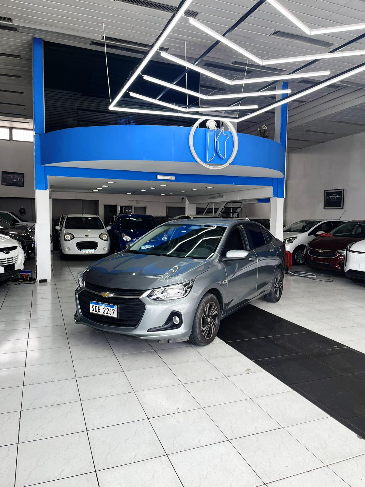 
								Chevrolet onix Lt full									