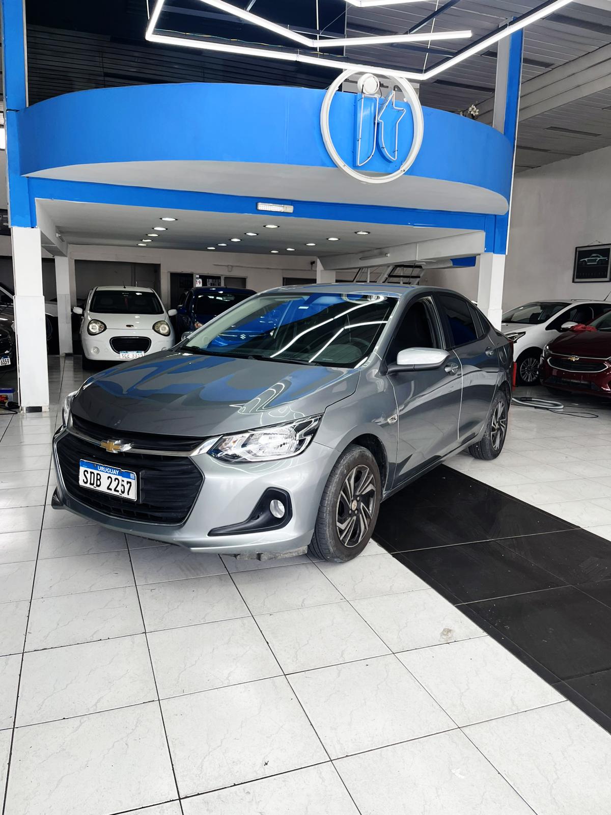 
								Chevrolet onix Lt full									
