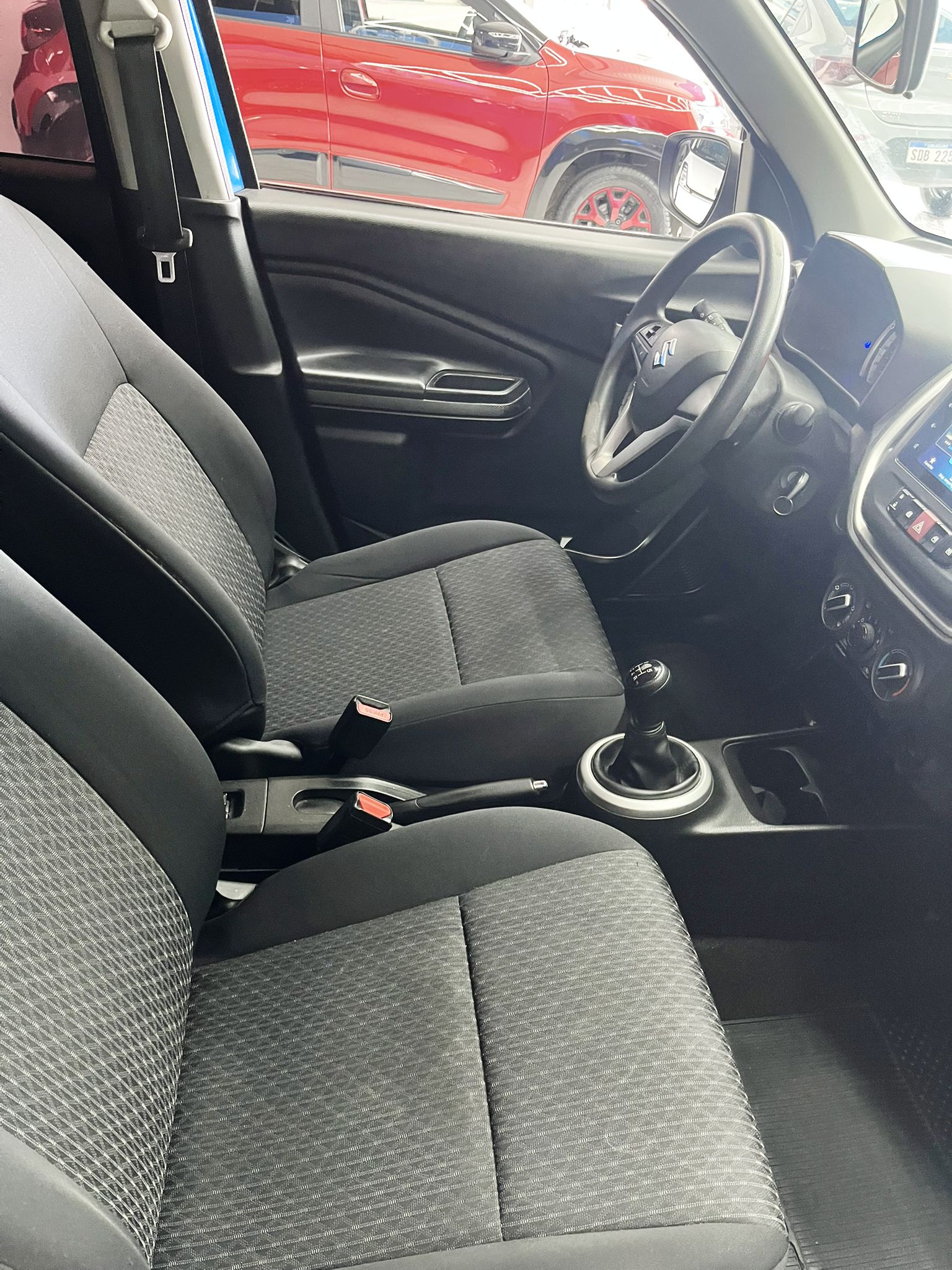 
								Suzuki Celerio GL full									