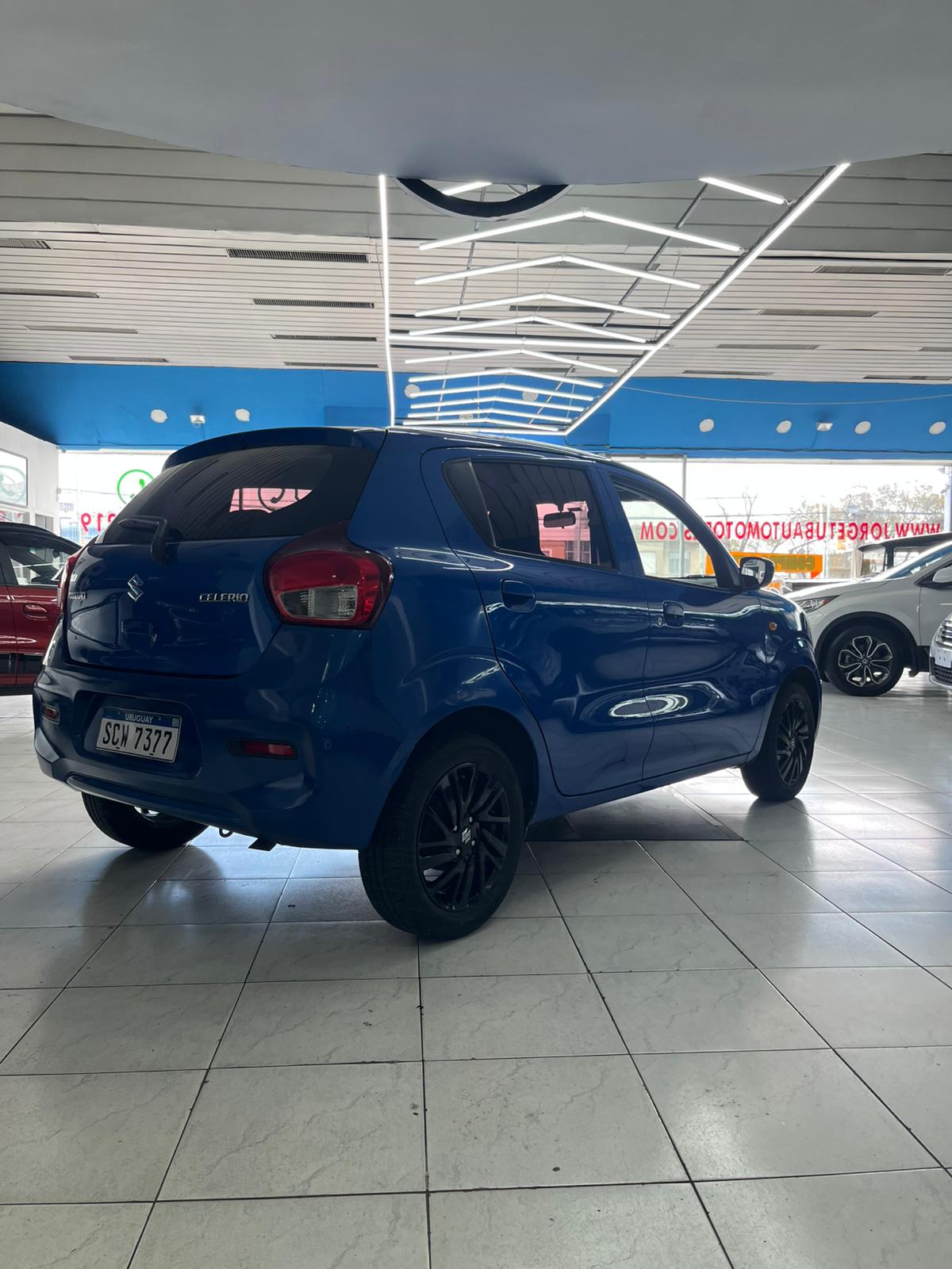 
								Suzuki Celerio GL full									