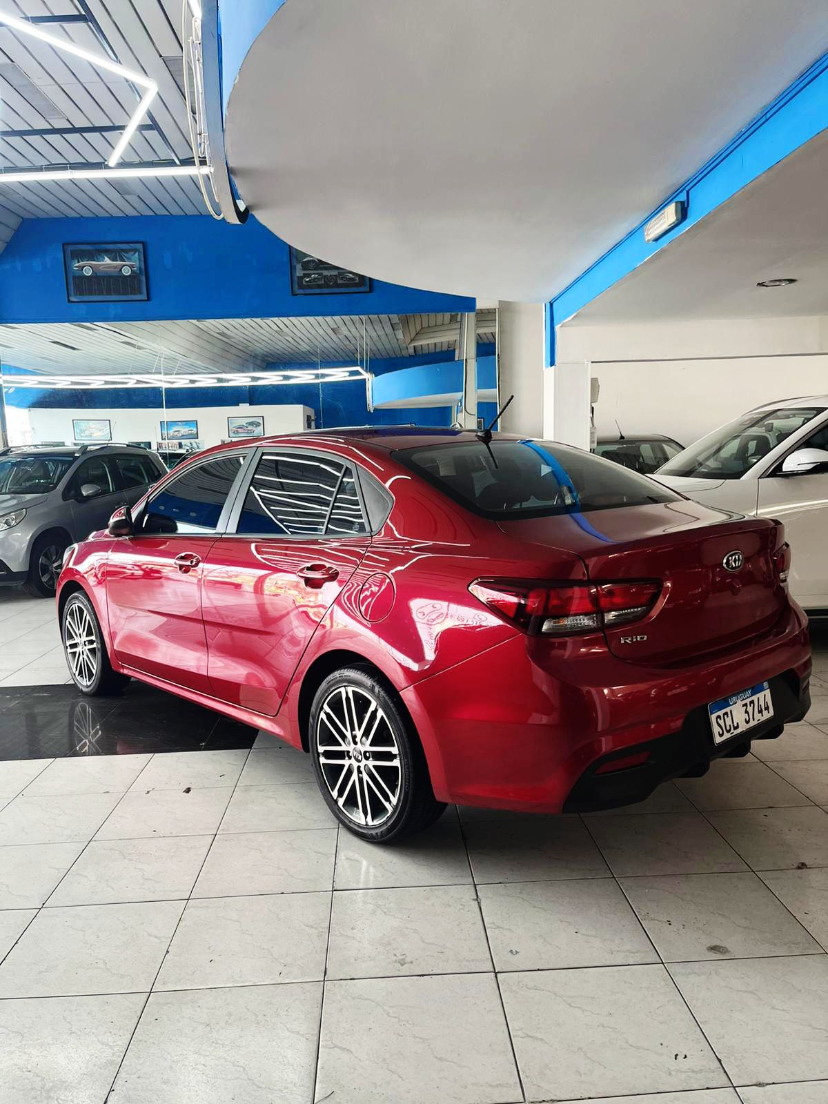 
								Kia Rio Ex AT full									