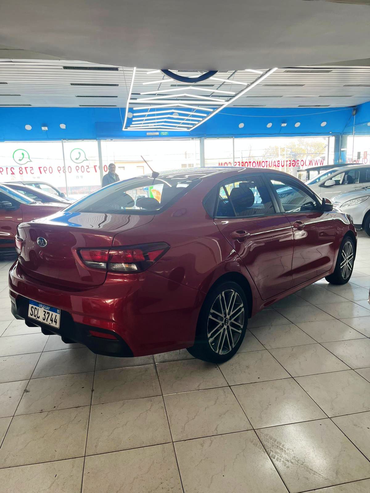 
								Kia Rio Ex AT full									