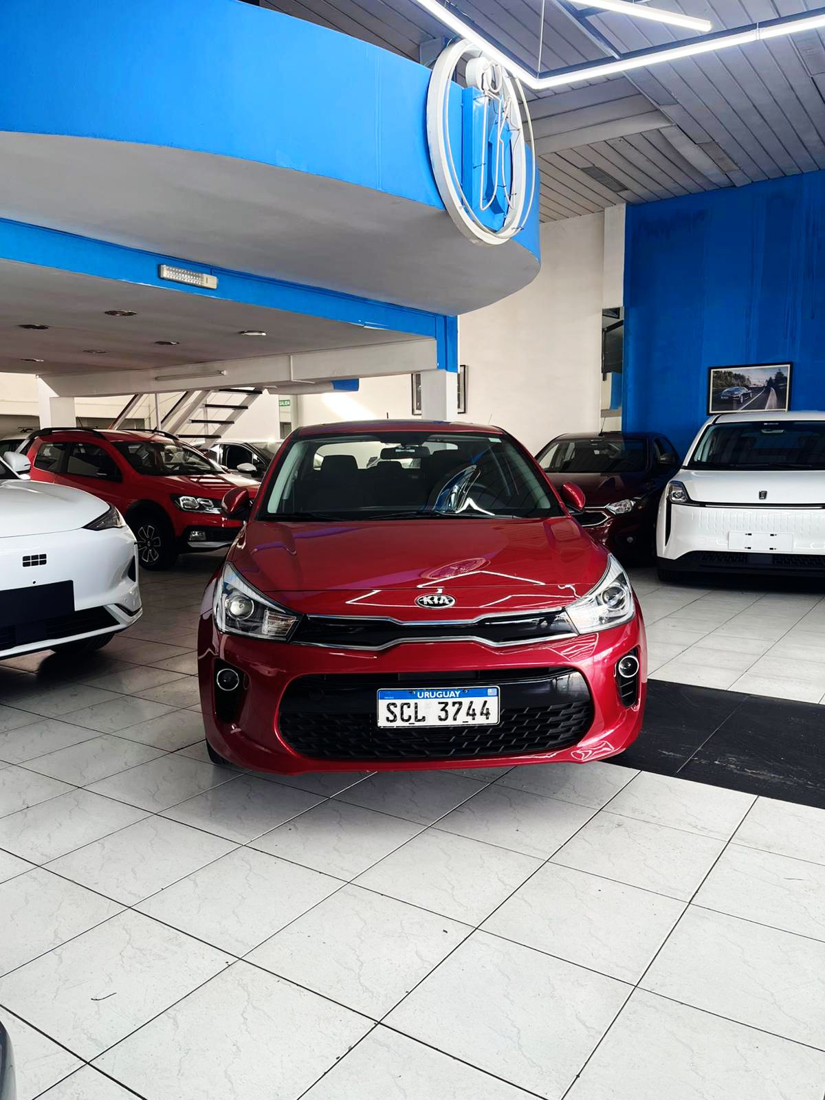 
								Kia Rio Ex AT full									