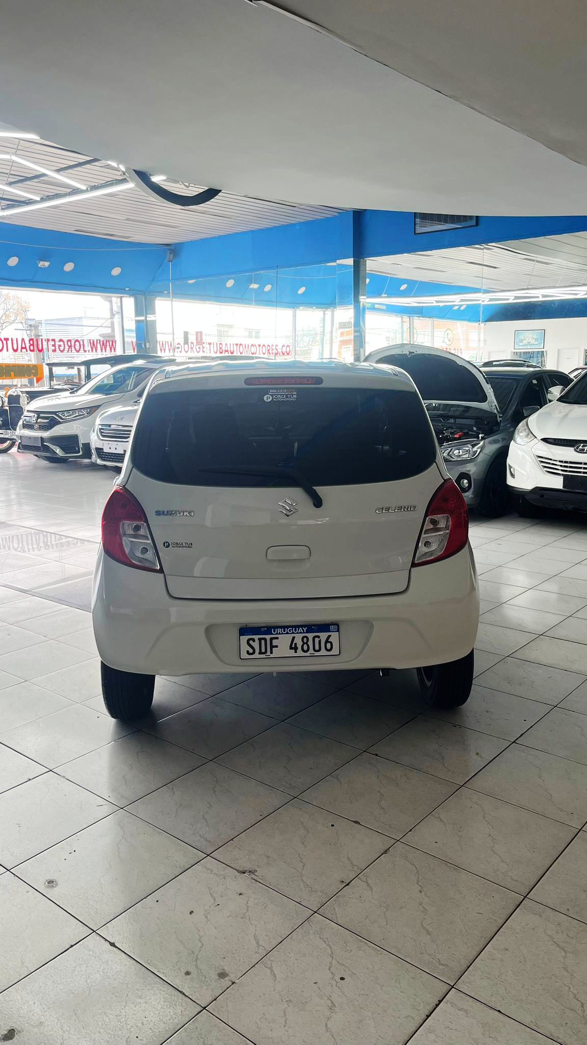 
								Suzuki Celerio GL full									