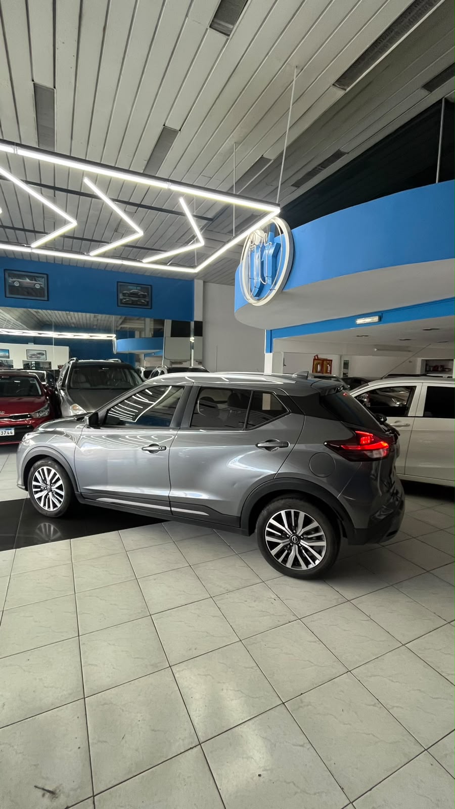 
								Nissan Kicks full									