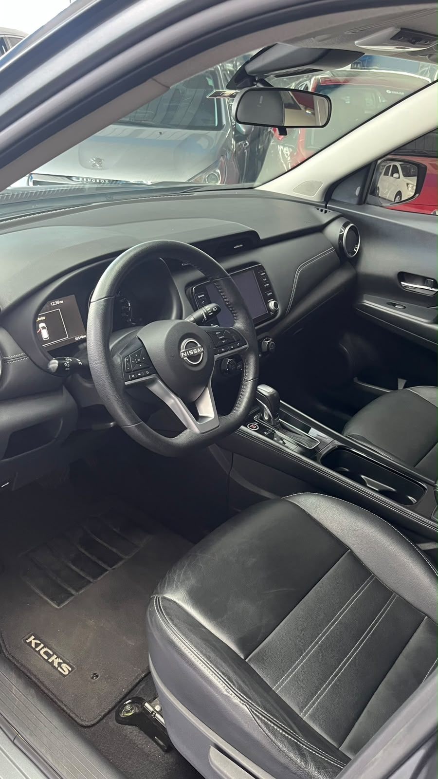 
								Nissan Kicks full									