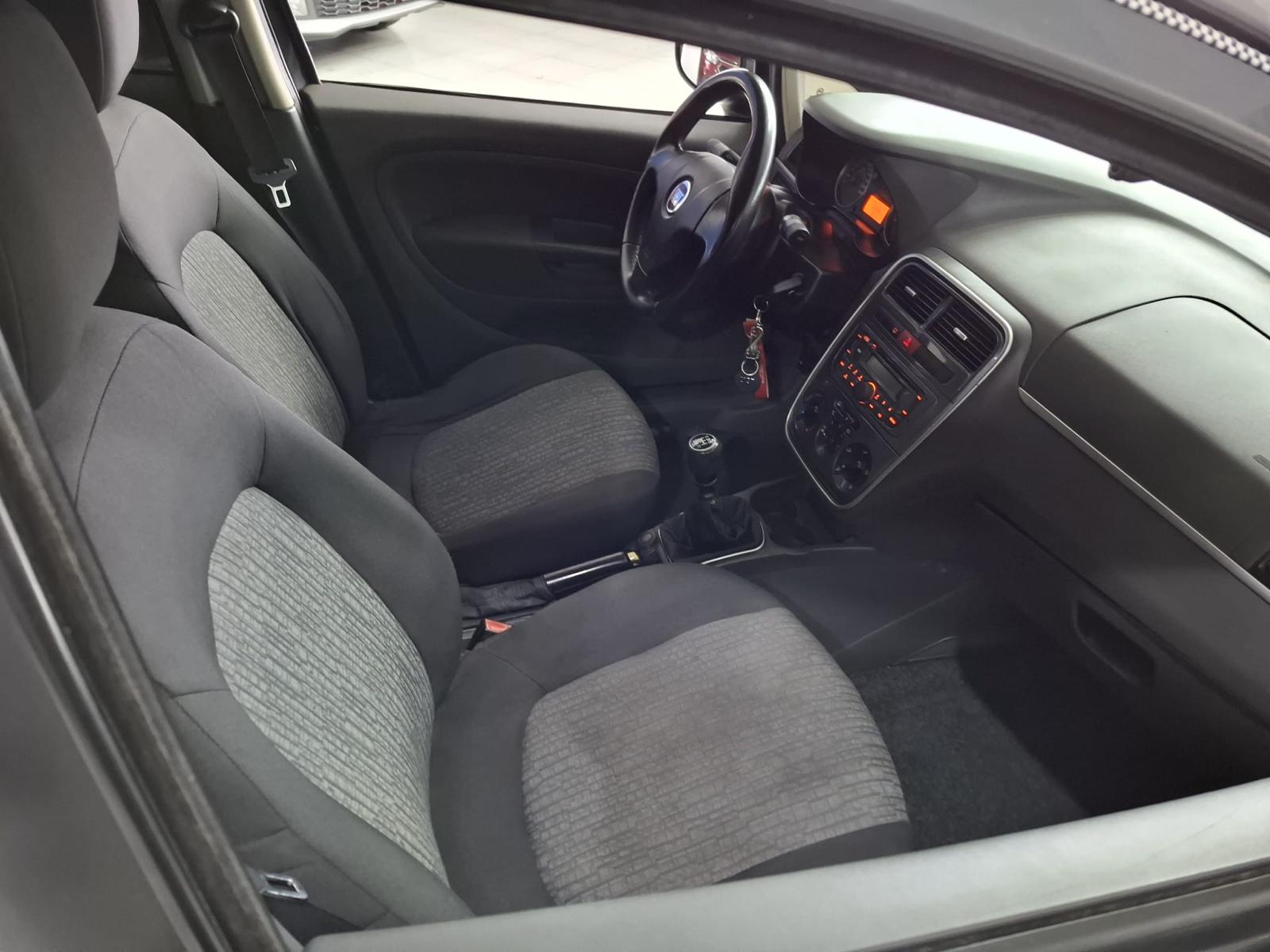 
								Fiat Punto full									