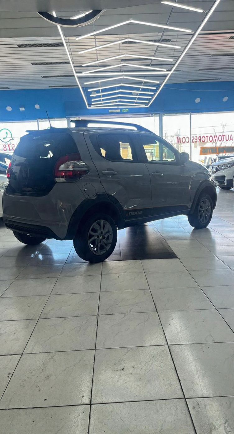 
								Fiat Mobi Trekking full									