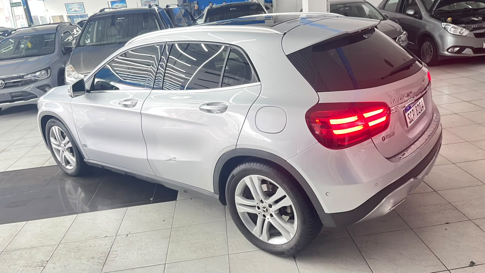 
								Mercedes Benz GLA 200 full									