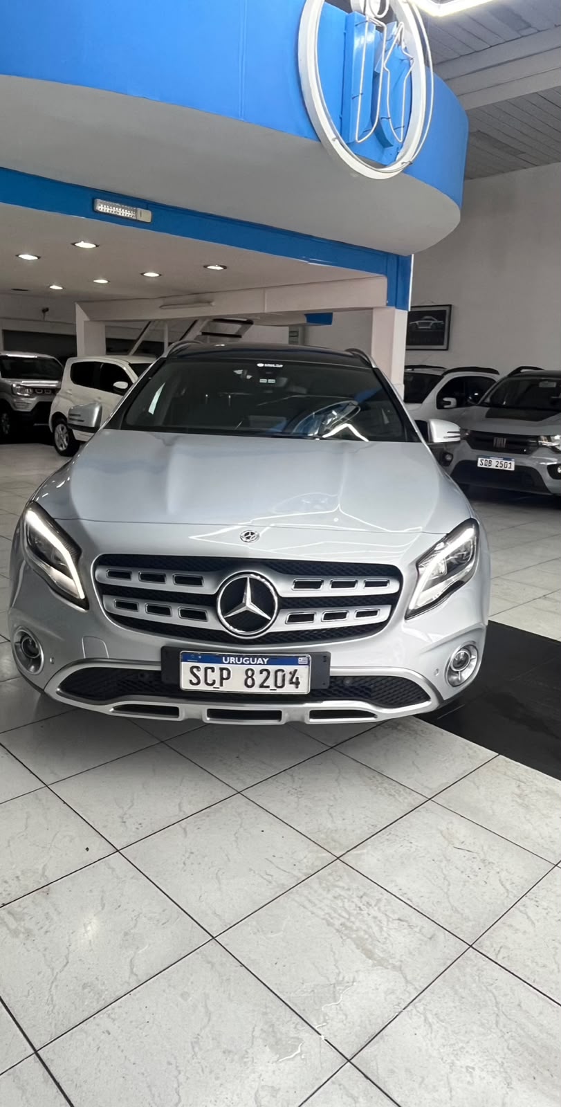 
								Mercedes Benz GLA 200 full									