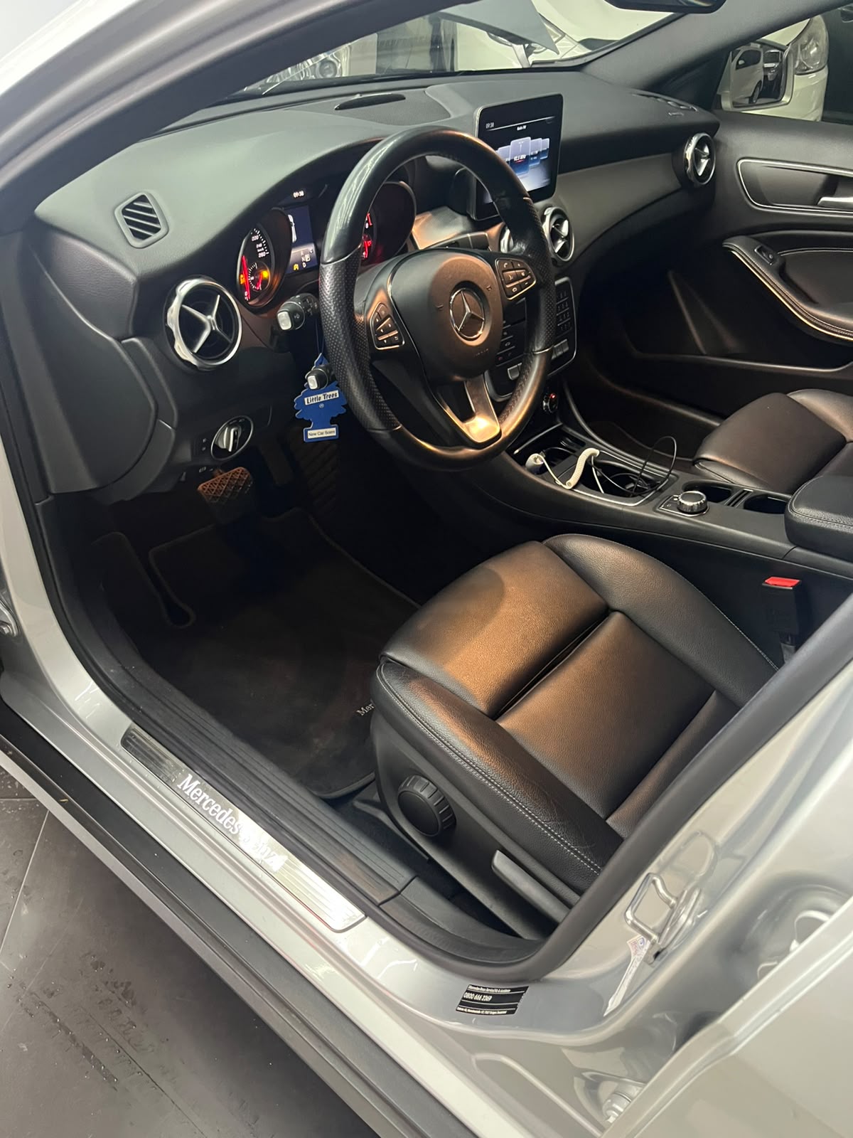 
								Mercedes Benz GLA 200 full									