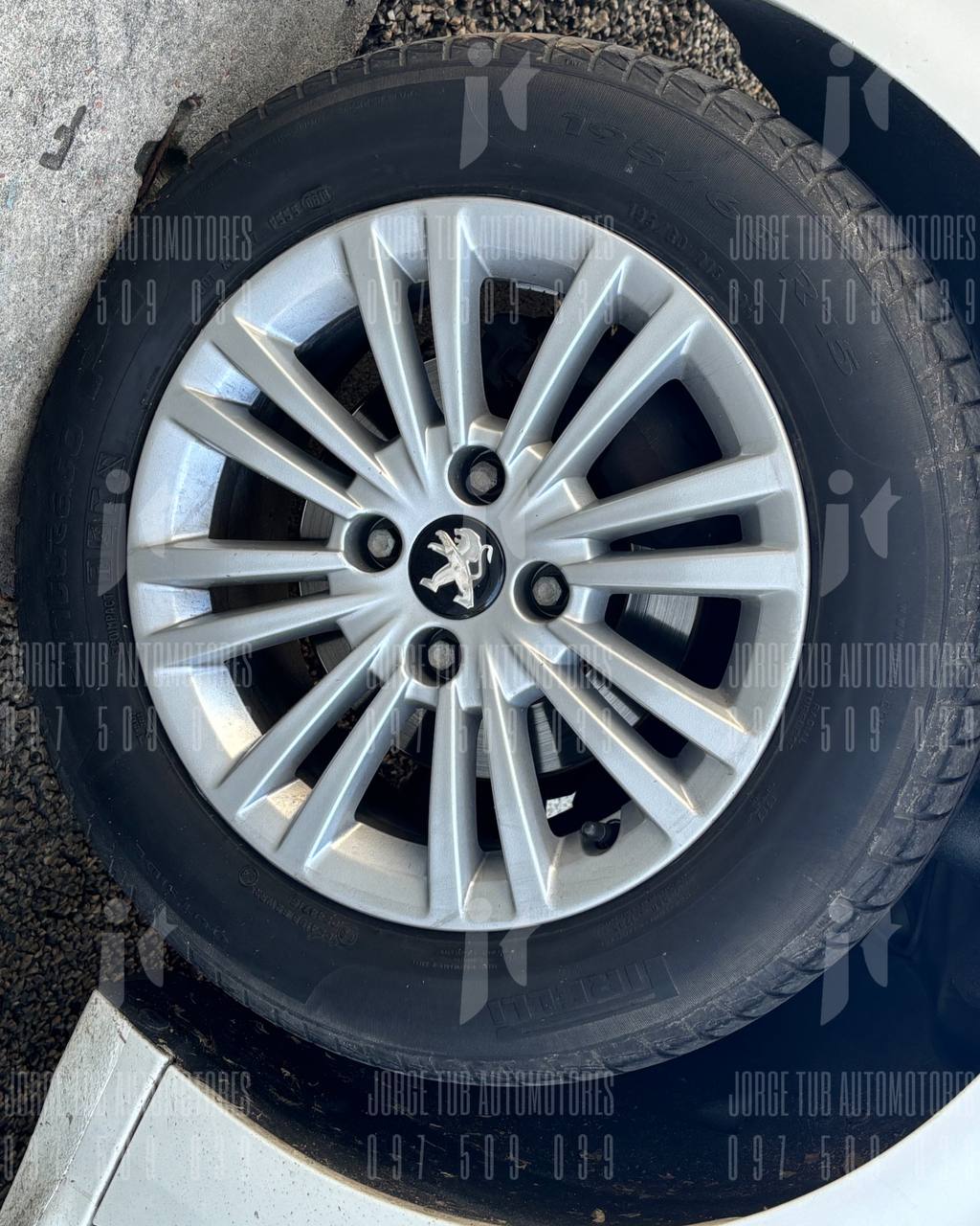 
								PEUGEOT 208 full									