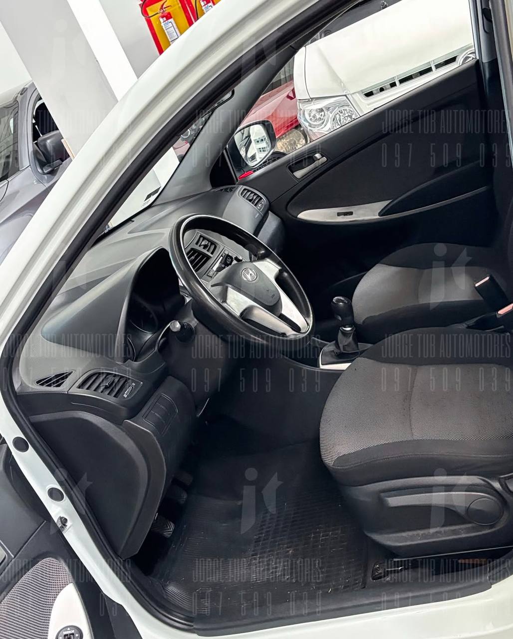 
								HYUNDAI ACCENT full									