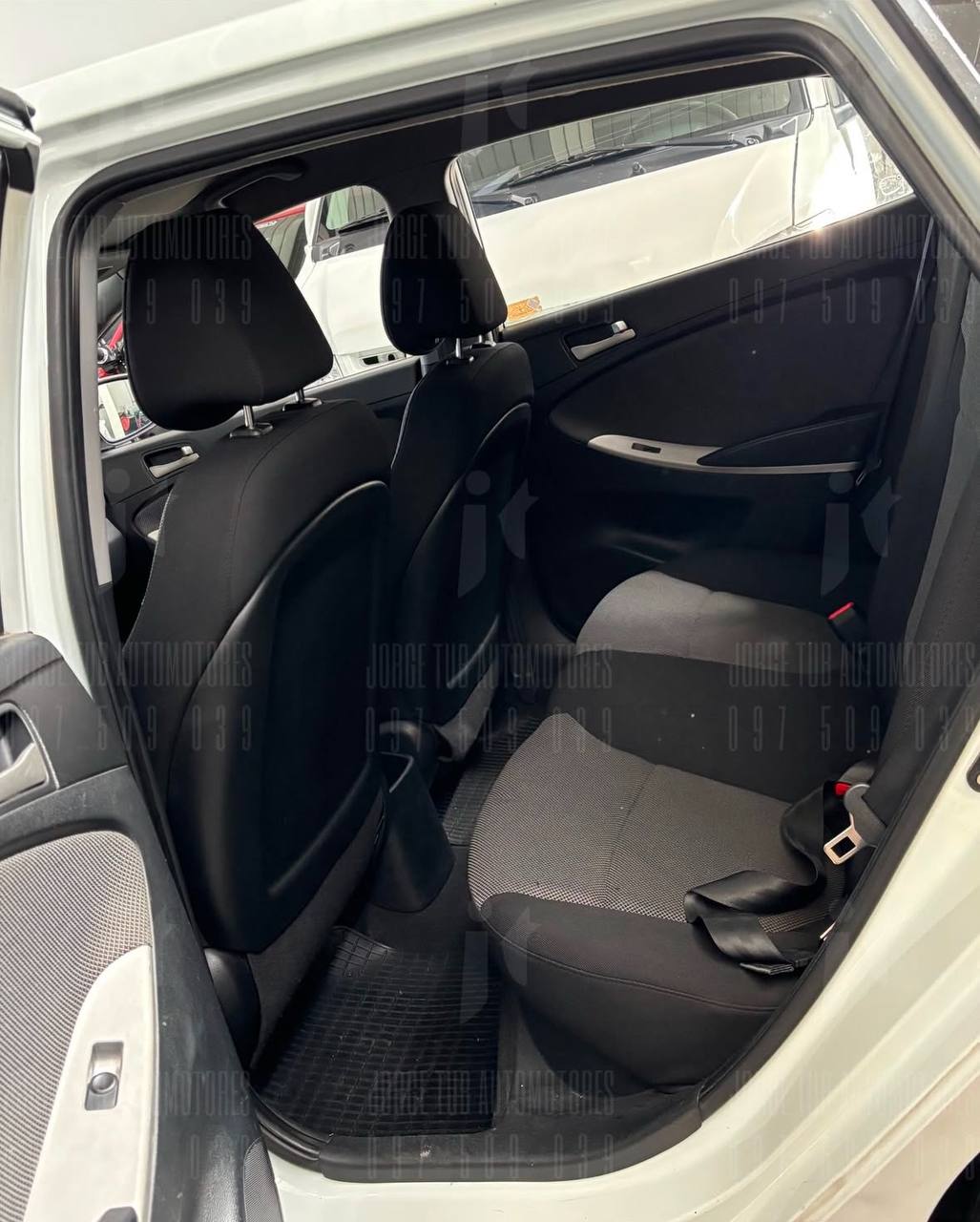 
								HYUNDAI ACCENT full									