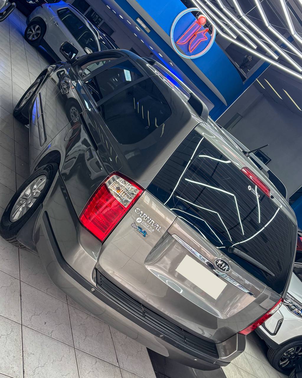 
								KIA CARNIVAL full									